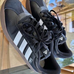 Adidas VL Court 3.0 Sneakers size 8.5, Black and White
